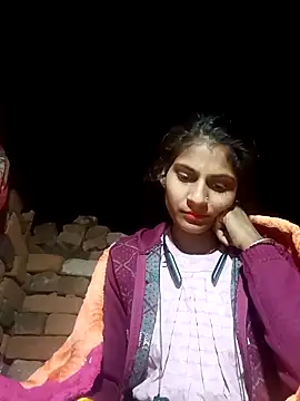 Snapshot of Jyoti_thakurr chatting on 12/17/25, 04:57 Jyoti thakurr online show from 12/17/25, 04:57