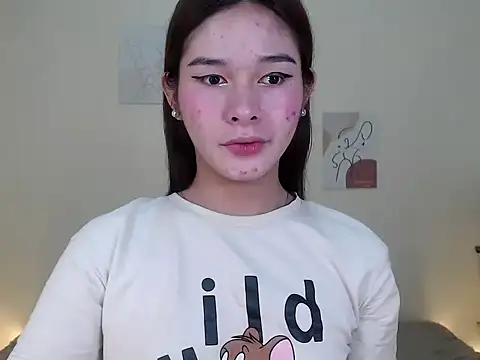 Snapshot of sassymimi69 chatting on 11/17/25, 07:03 sassymimi69 online show from 11/17/25, 07:03