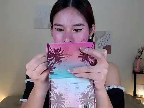 Snapshot of sassymimi69 chatting on 11/22/25, 07:40 sassymimi69 online show from 11/22/25, 07:40