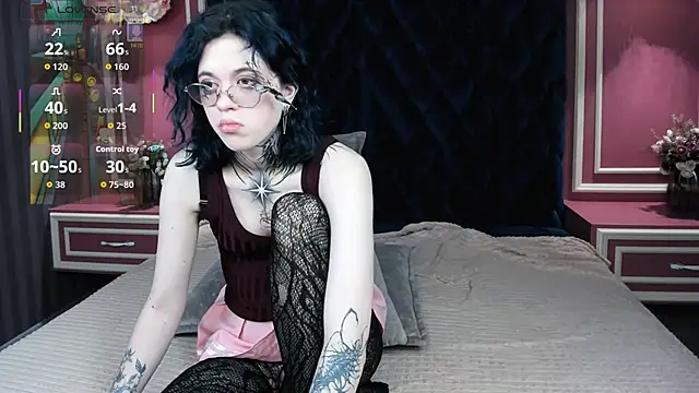 Snapshot of NoelleGothicShadow chatting on 04/02/26, 11:13 NoelleGothicShadow online show from 04/02/26, 11:13