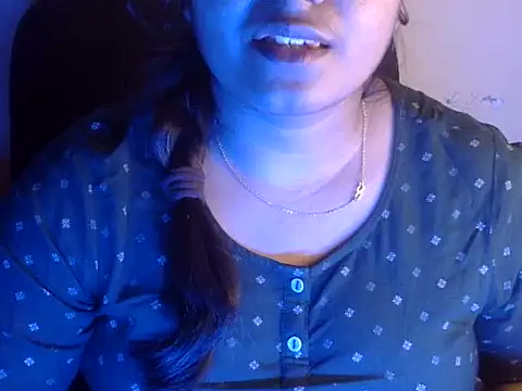 Snapshot of Aanya_Hazel chatting on 09/27/25, 04:45 Aanya Hazel online show from 09/27/25, 04:45