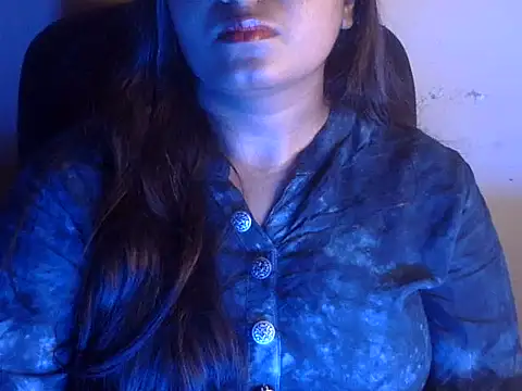 Snapshot of Aanya_Hazel chatting on 09/29/25, 04:12 Aanya Hazel online show from 09/29/25, 04:12