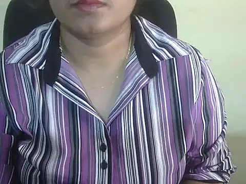 Snapshot of Aanya_Hazel chatting on 10/01/25, 04:35 Aanya Hazel online show from 10/01/25, 04:35