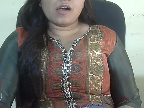 Snapshot of Aanya_Hazel chatting on 10/16/25, 09:16 Aanya Hazel online show from 10/16/25, 09:16