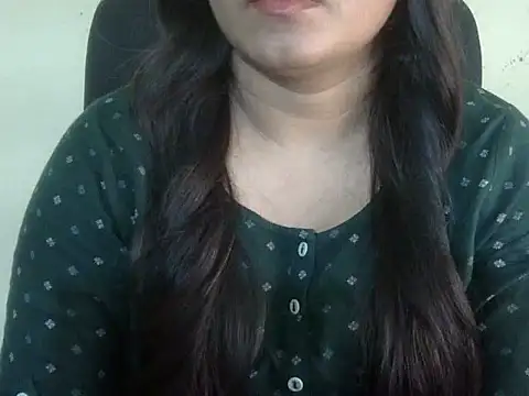 Snapshot of Aanya_Hazel chatting on 10/31/25, 01:56 Aanya Hazel online show from 10/31/25, 01:56