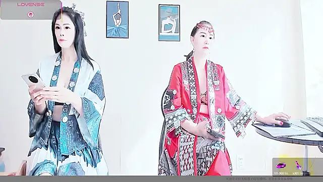 Snapshot of Anna-886 chatting on 10/13/25, 01:27 Anna-886 online show from 10/13/25, 01:27