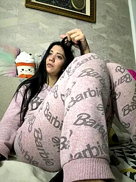 Snapshot of PrincessYYara chatting on 12/14/25, 07:40 PrincessYYara online show from 12/14/25, 07:40