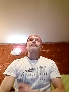 Snapshot of Kuba_Gd chatting on 10/08/25, 03:26 Kuba Gd online show from 10/08/25, 03:26