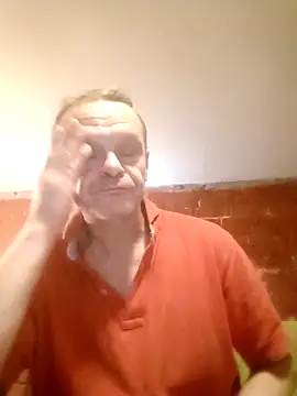 Snapshot of Kuba_Gd chatting on 10/29/25, 06:48 Kuba Gd online show from 10/29/25, 06:48