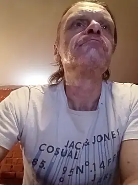 Snapshot of Kuba_Gd chatting on 11/08/25, 02:56 Kuba Gd online show from 11/08/25, 02:56