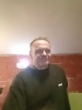 Snapshot of Kuba_Gd chatting on 11/10/25, 03:22 Kuba Gd online show from 11/10/25, 03:22