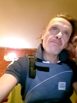 Snapshot of Kuba_Gd chatting on 11/12/25, 03:18 Kuba Gd online show from 11/12/25, 03:18