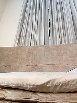 Snapshot of Marian_Zeller chatting on 11/10/25, 09:08 Marian Zeller online show from 11/10/25, 09:08