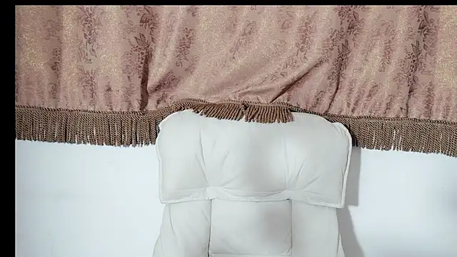 Snapshot of Zhenlihoney10 chatting on 10/25/25, 12:23 Zhenlihoney10 online show from 10/25/25, 12:23