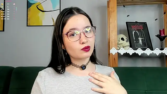 WildaBisom online show from 10/28/25, 01:20