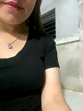 Snapshot of Pyy07 chatting on 10/19/25, 01:12 Pyy07 online show from 10/19/25, 01:12