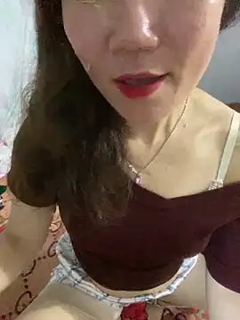 Snapshot of Pyy07 chatting on 11/10/25, 12:37 Pyy07 online show from 11/10/25, 12:37