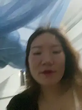 Snapshot of Pyy07 chatting on 11/14/25, 01:10 Pyy07 online show from 11/14/25, 01:10