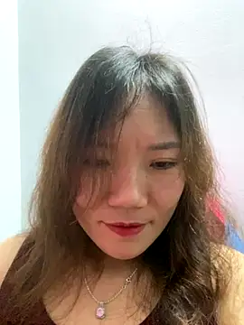 Snapshot of Pyy07 chatting on 11/16/25, 01:06 Pyy07 online show from 11/16/25, 01:06