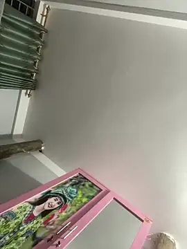 Snapshot of Pyy07 chatting on 11/20/25, 01:22 Pyy07 online show from 11/20/25, 01:22