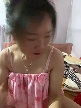 Snapshot of Pyy07 chatting on 12/05/25, 12:47 Pyy07 online show from 12/05/25, 12:47