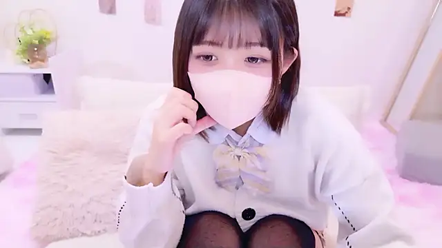 Hinata Sun online show from 11/23/25, 12:16