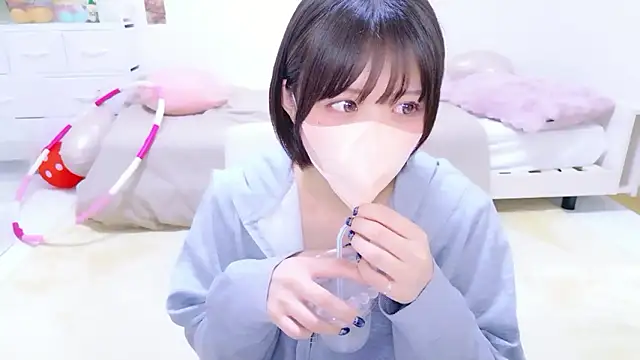 Hinata Sun online show from 05/14/26, 12:28