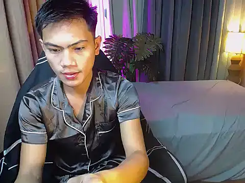 Snapshot of alex_cummer chatting on 11/29/25, 04:10 alex cummer online show from 11/29/25, 04:10