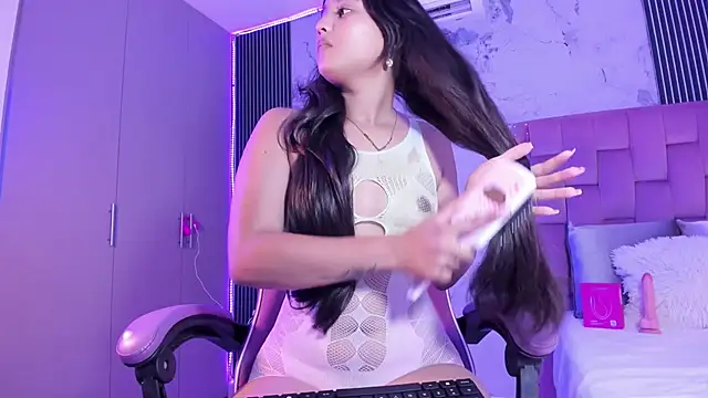 Laly Cherry  online show from 09/24/25, 12:30