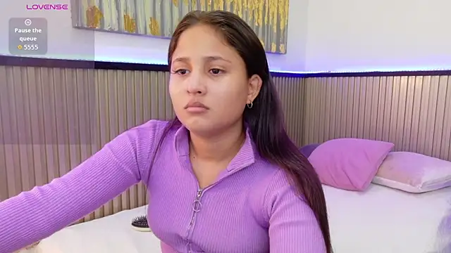 Snapshot of Laly_Cherry_ chatting on 12/15/25, 12:53 Laly Cherry online show from 12/15/25, 12:53