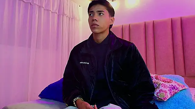 camilo nom online show from 10/26/25, 04:07