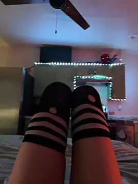 littiekitty online show from 10/13/25, 03:01