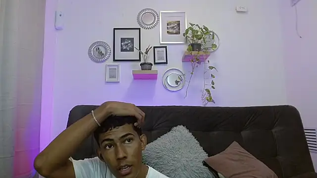 gabriel boyflex online show from 09/08/25, 08:08