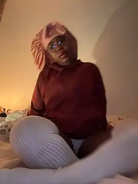 Snapshot of Sweet-Jade chatting on 11/18/25, 09:03 Sweet-Jade online show from 11/18/25, 09:03