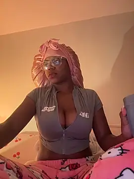 Snapshot of Sweet-Jade chatting on 12/03/25, 09:07 Sweet-Jade online show from 12/03/25, 09:07