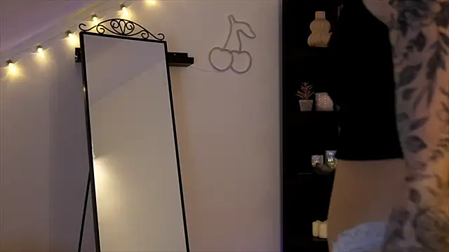 Naomii20   online show from 10/31/25, 02:18