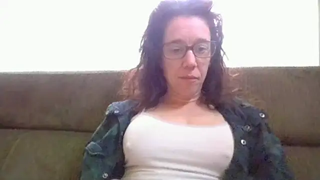 Snapshot of JezebelDutch chatting on 02/04/26, 08:31 JezebelDutch online show from 02/04/26, 08:31