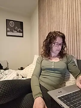 Snapshot of JezebelDutch chatting on 05/18/26, 06:41 JezebelDutch online show from 05/18/26, 06:41