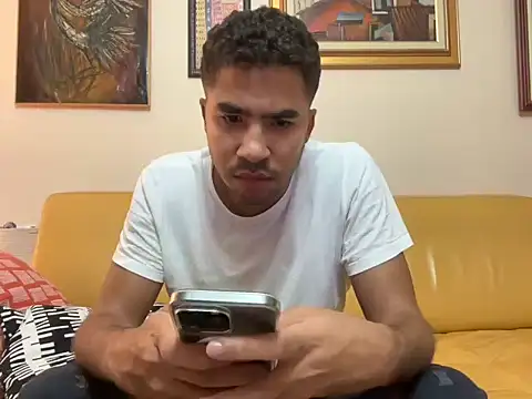 Snapshot of Markitos2323 chatting on 11/12/25, 03:45 Markitos2323 online show from 11/12/25, 03:45