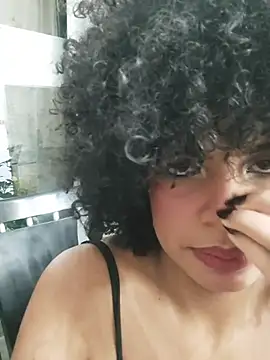 Snapshot of SheyLopez chatting on 11/15/25, 02:42 SheyLopez online show from 11/15/25, 02:42