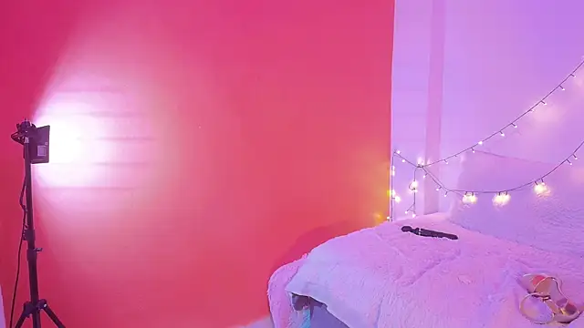 Snapshot of victoria_rossett chatting on 10/28/25, 10:01 victoria rossett online show from 10/28/25, 10:01