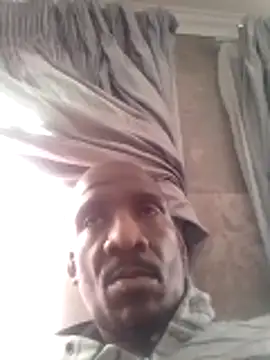 Snapshot of longdickson12345 chatting on 10/19/25, 05:52 longdickson12345 online show from 10/19/25, 05:52