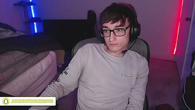 JohnnyBoyy1234 online show from 09/09/25, 12:43