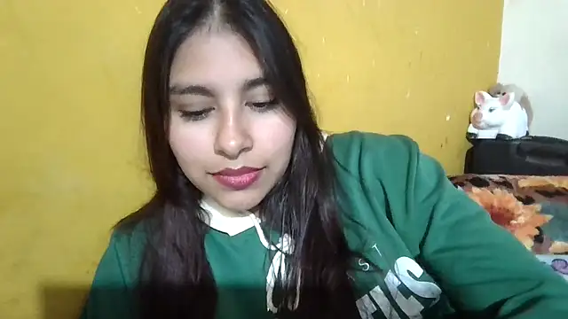 Snapshot of zairabreze chatting on 11/14/25, 06:50 zairabreze online show from 11/14/25, 06:50