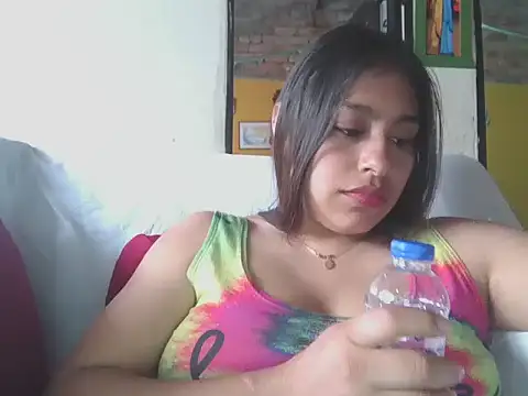 Snapshot of zairabreze chatting on 02/18/26, 04:03 zairabreze online show from 02/18/26, 04:03