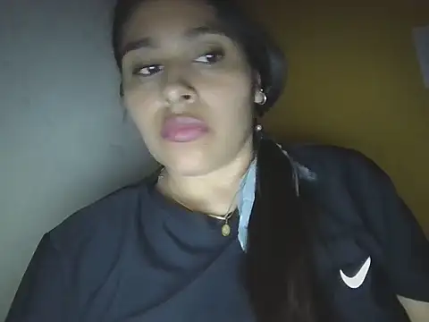 Snapshot of zairabreze chatting on 04/09/26, 06:35 zairabreze online show from 04/09/26, 06:35