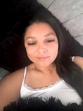 Snapshot of Zui_Rouse chatting on 09/20/25, 02:07 Zui Rouse online show from 09/20/25, 02:07