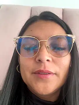 Snapshot of Zui_Rouse chatting on 09/22/25, 02:19 Zui Rouse online show from 09/22/25, 02:19