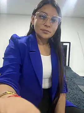 Snapshot of Zui_Rouse chatting on 09/29/25, 03:22 Zui Rouse online show from 09/29/25, 03:22