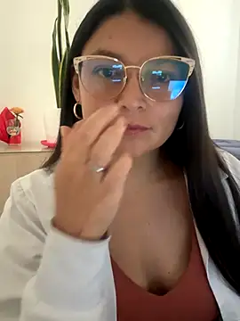 Snapshot of Zui_Rouse chatting on 10/23/25, 07:23 Zui Rouse online show from 10/23/25, 07:23